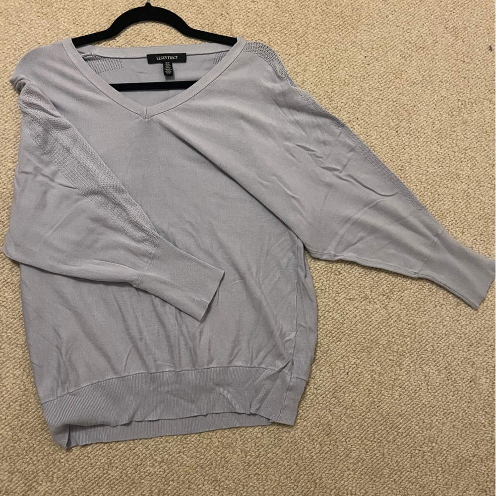 Ellen Tracy Light Gray V-Neck Sweater